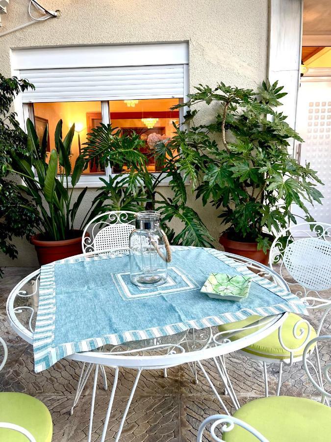 Emerald Luxury Apartments - Ath Airport Spáta المظهر الخارجي الصورة