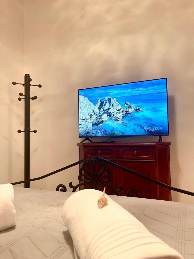 Emerald Luxury Apartments - Ath Airport Spáta المظهر الخارجي الصورة