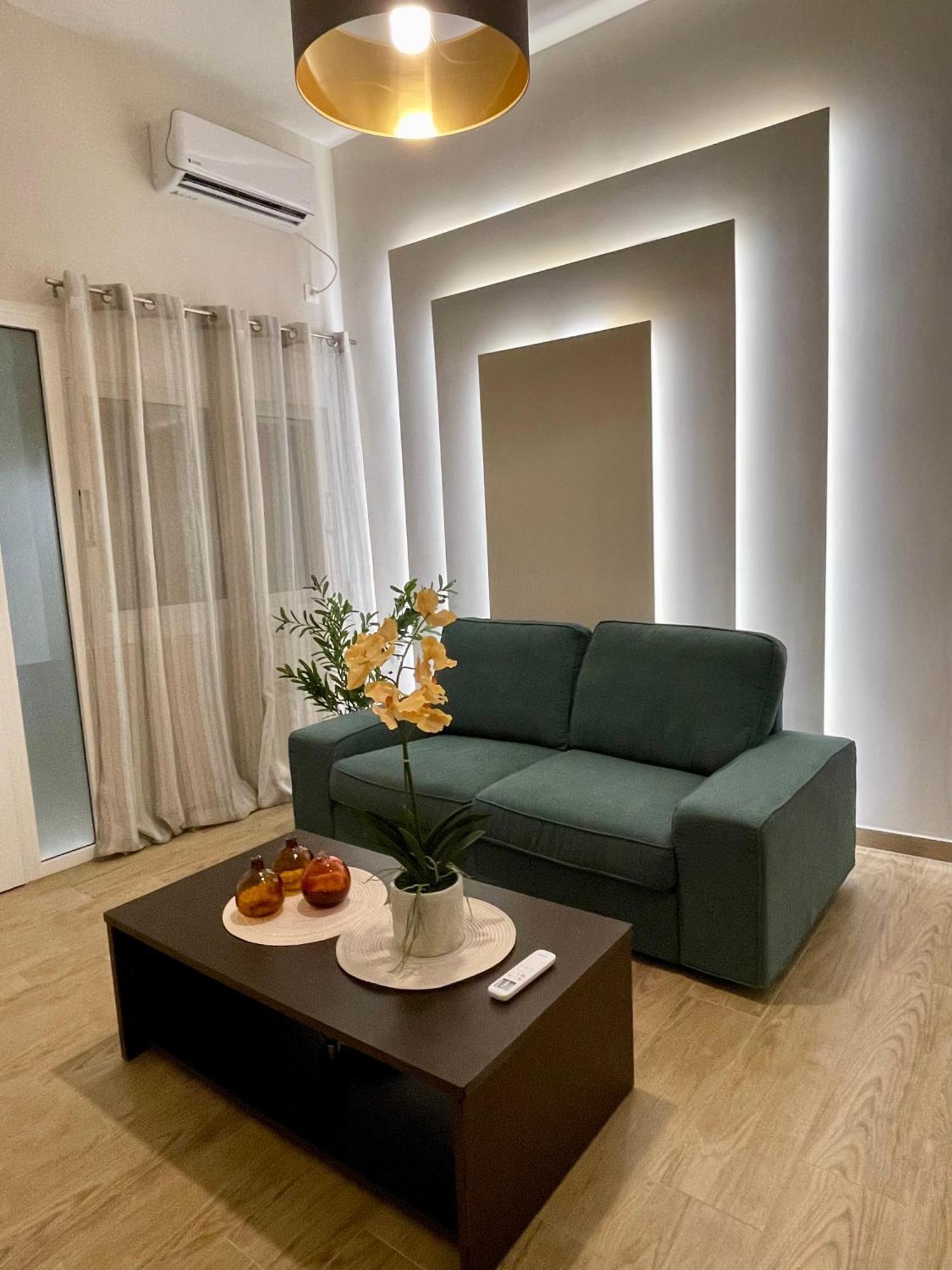 Emerald Luxury Apartments - Ath Airport Spáta المظهر الخارجي الصورة